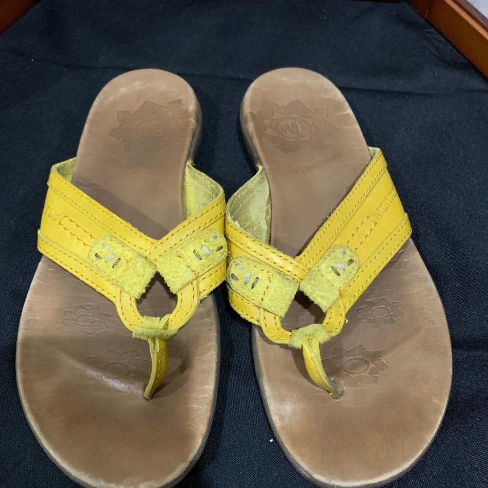 Women’s sandals. Size: 9. Mustard color. ‘